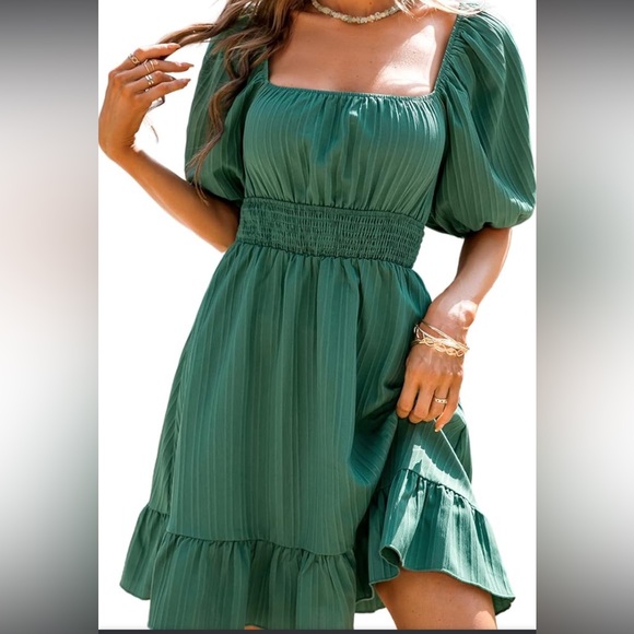 Green Smocked Puff Sleeve Dress - Picture 9 of 12